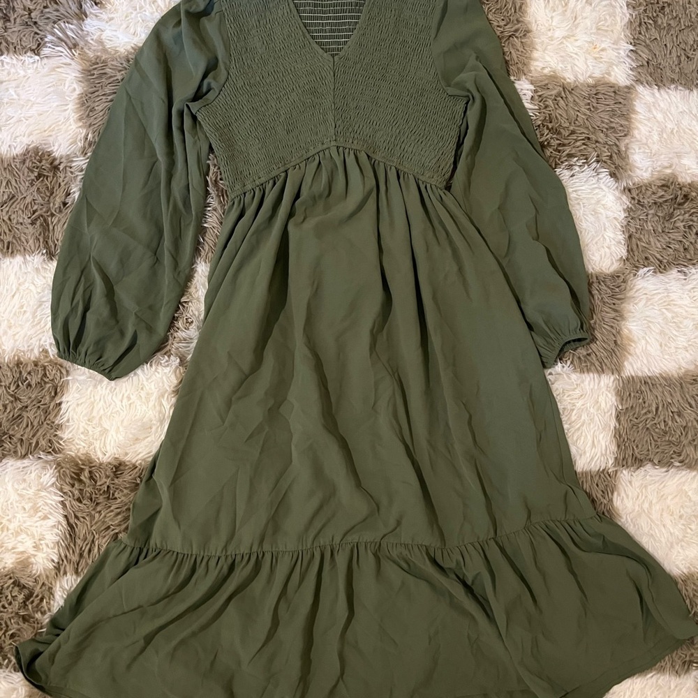 Chic Olive smocked Long Sleeve Dress size M